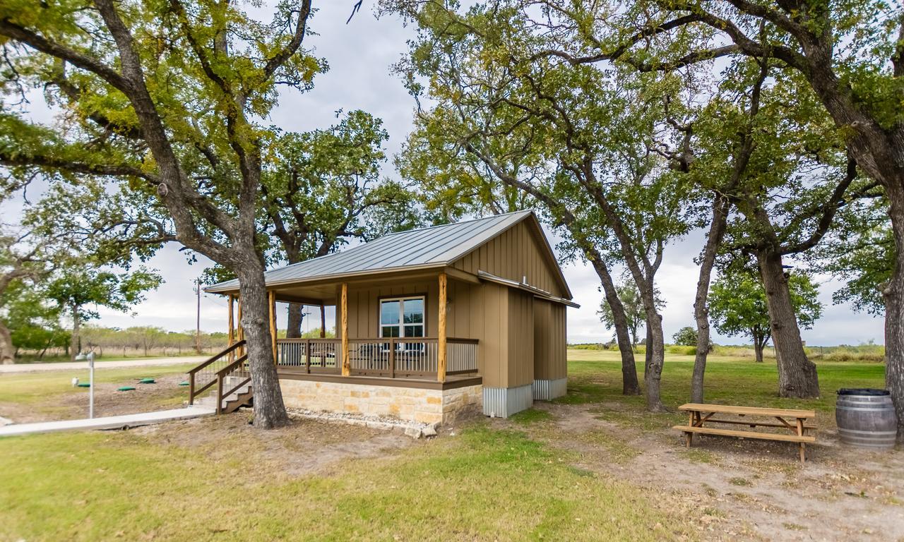 Vineyard Trail Cottages- Adults Only Fredericksburg Room photo