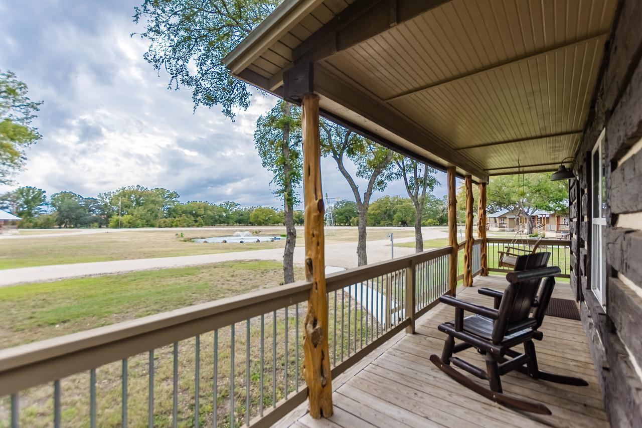 Vineyard Trail Cottages- Adults Only Fredericksburg Room photo