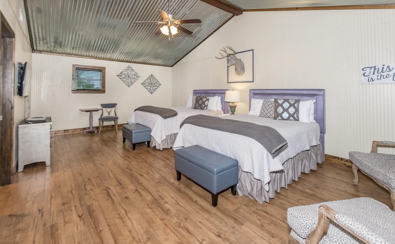 Vineyard Trail Cottages- Adults Only Fredericksburg Room photo