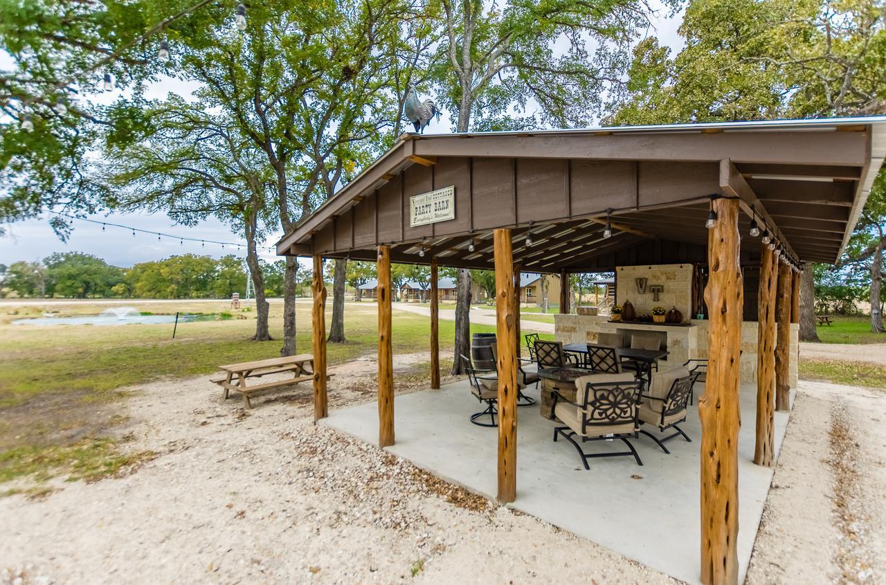 Vineyard Trail Cottages- Adults Only Fredericksburg Room photo