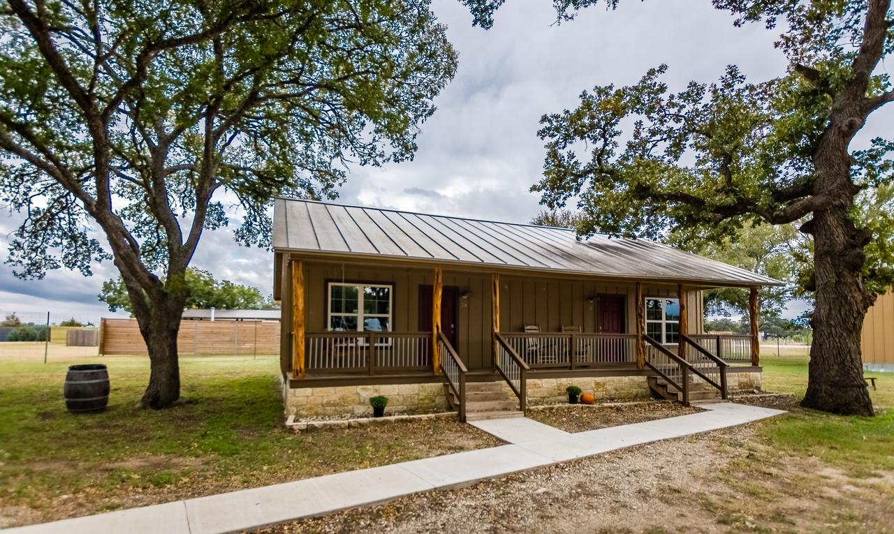 Vineyard Trail Cottages- Adults Only Fredericksburg Room photo